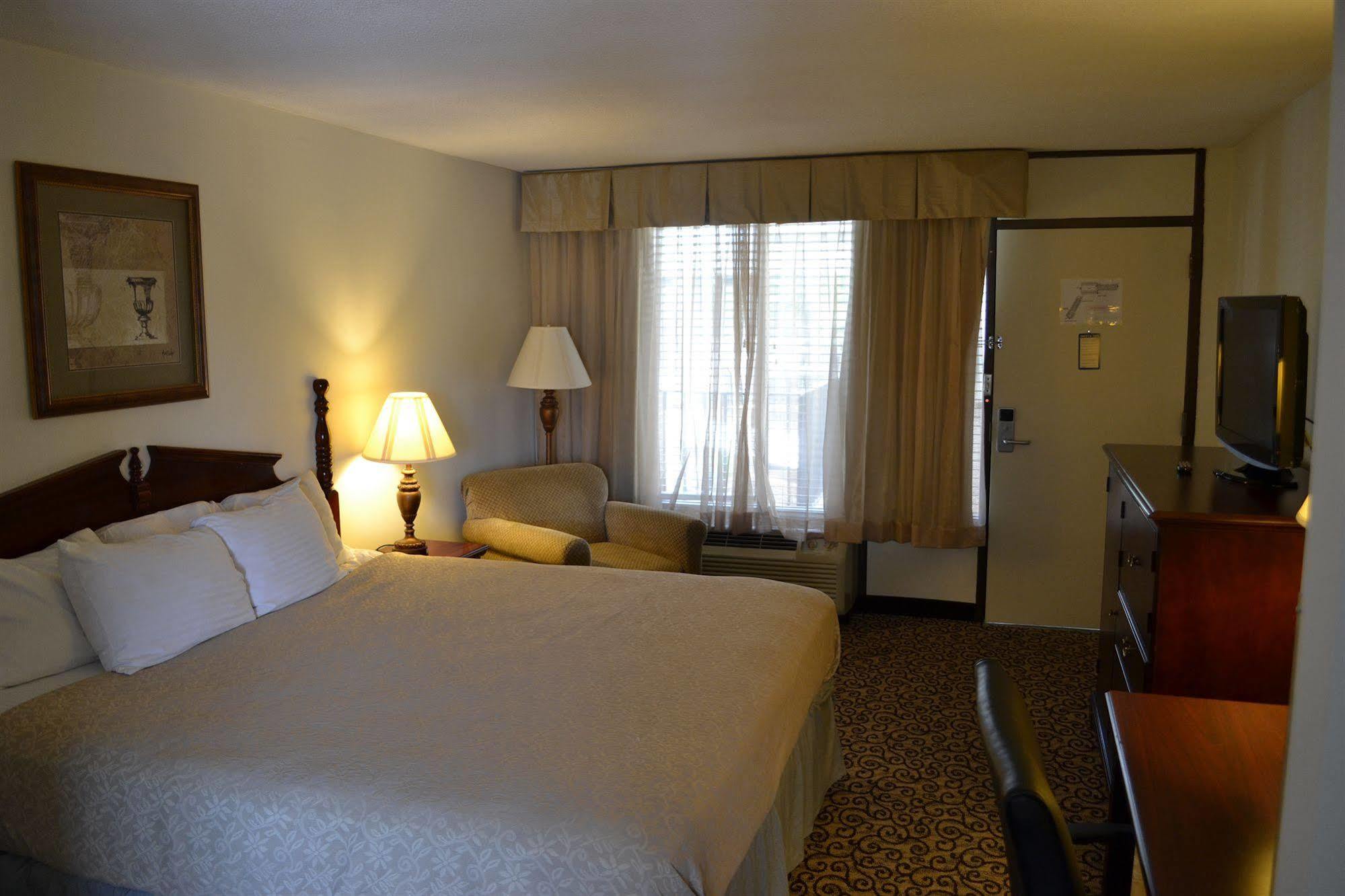 The Greenwood Hotel Боулинг Грийн Екстериор снимка